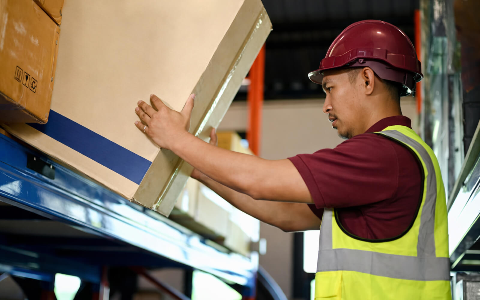 sistem-kerja-lift-barang